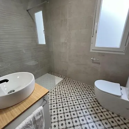 Daire Stylish Host ,fabuloso Piso A 100m De La Playa Del Ris Noja