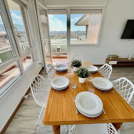 Stylish Host ,fabuloso Piso A 100m De La Playa Del Ris * נוחה