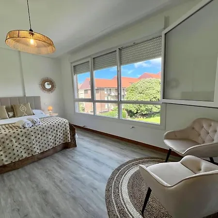 Stylish Host ,fabuloso Piso A 100m De La Playa Del Ris דירה נוחה