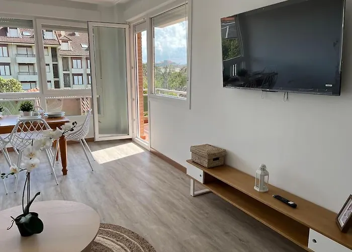 Stylish Host ,fabuloso Piso A 100m De La Playa Del Ris Daire Noja